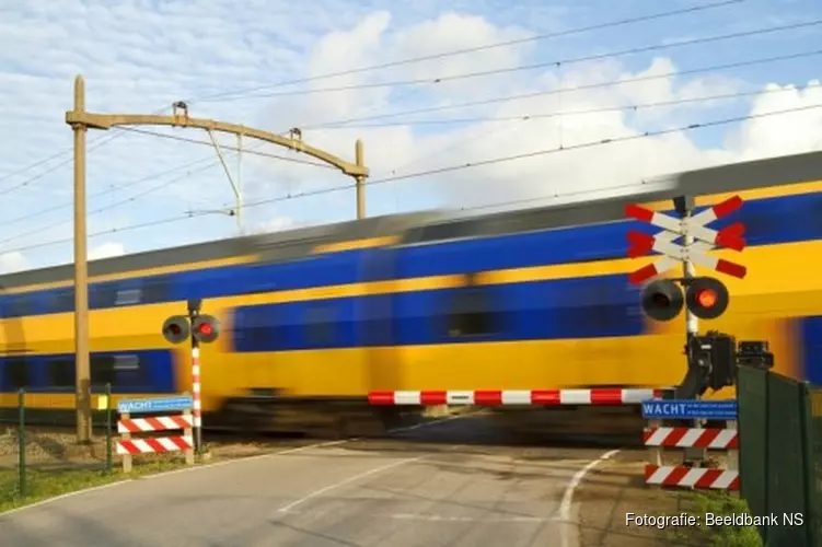 ProRail: Minder ongelukken met jongeren bij overwegen