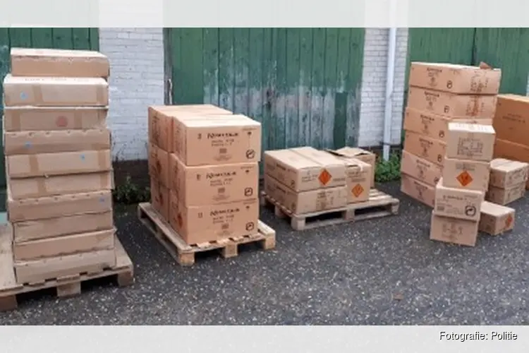 3500 kilo illegaal vuurwerk aangetroffen in Leiden en Wassenaar