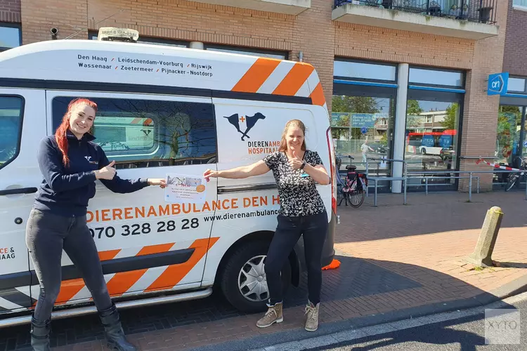 AH Stadhoudersplein haalt € 384,- op voor Dierenambulance Den Haag e.o.