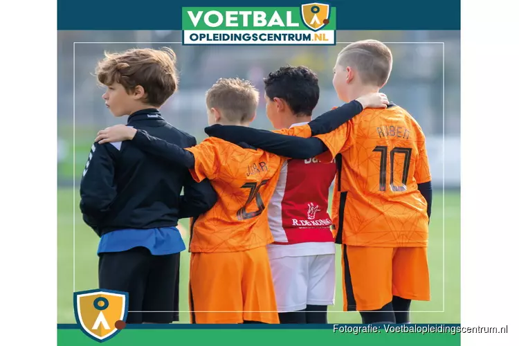 Voetbalclinic op 2 mei bij Blauw Zwart