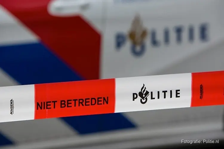 Politie onderzoekt explosie portiek