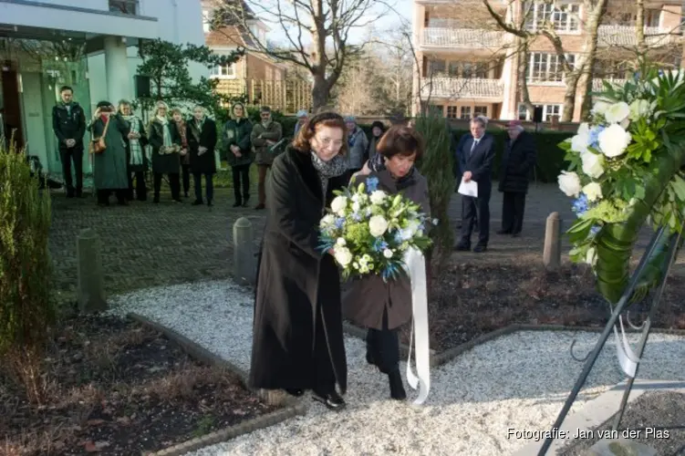 Herdenking slachtoffers Holocaust bij Joods monument Persijnhof in Wassenaar